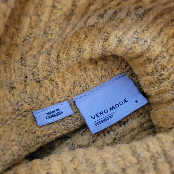 LONG SLEEVE SLIT ROLLNECK TUNIC SWEATER - Picture 6 of 7